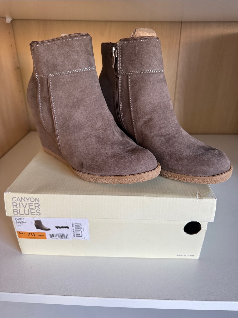 NWT Canyon River Blues Taupe Suede Wedge Ankle Boots